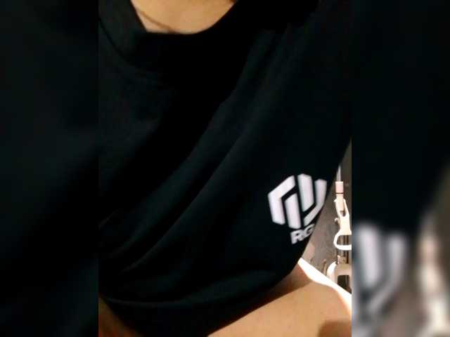 Kazzandra webcam bongacams model stream image