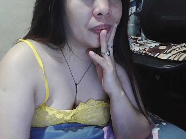 Kazzandra webcam bongacams model stream image