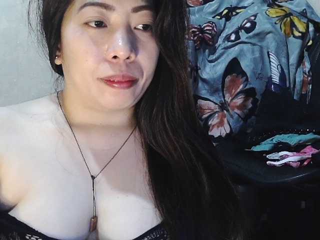 Kazzandra webcam bongacams model stream image