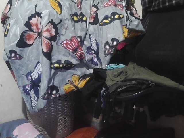 Kazzandra webcam bongacams model stream image