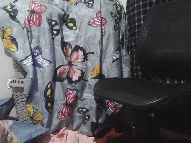 Watch Candyshane, she wants to masturbate for you candyshane from BongaCams