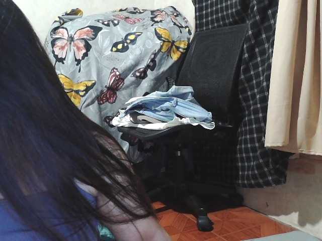 Kazzandra webcam bongacams model stream image