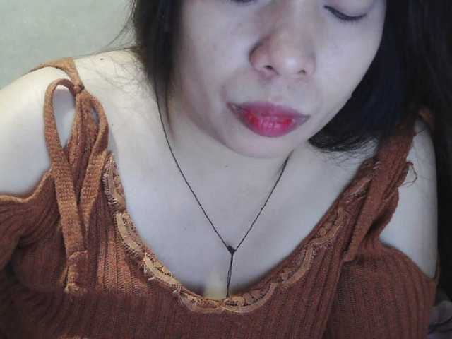 Kazzandra webcam bongacams model stream image