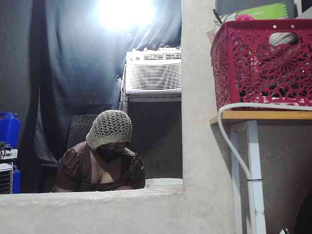 Lykaliciousz webcam