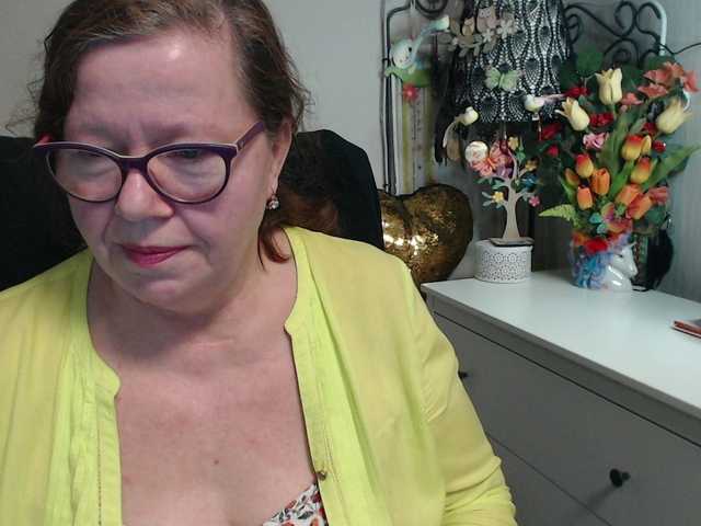 flirty-adele's BongaCams show and profile