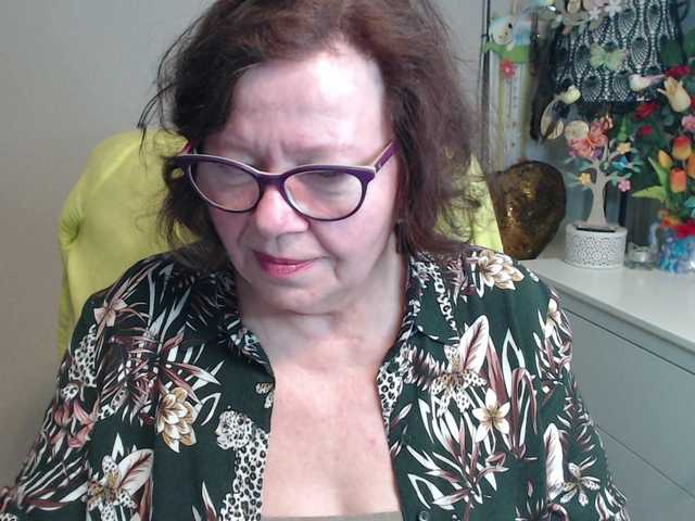 flirty-adele's BongaCams show and profile