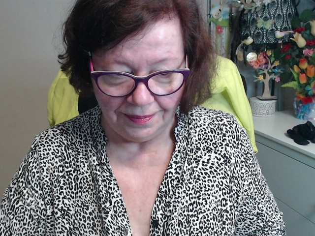 flirty-adele's BongaCams show and profile