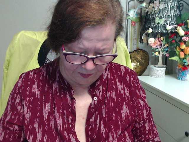 flirty-adele's BongaCams show and profile