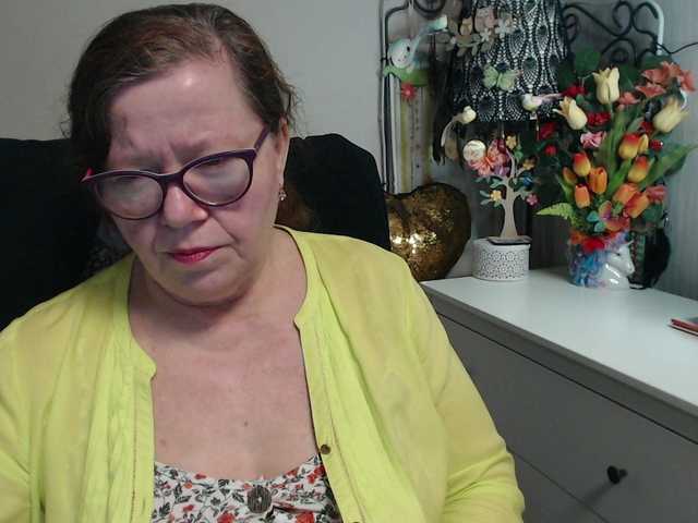 flirty-adele's BongaCams show and profile