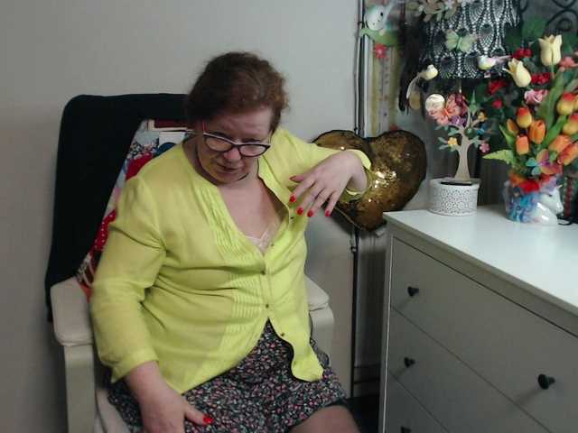 flirty-adele's BongaCams show and profile