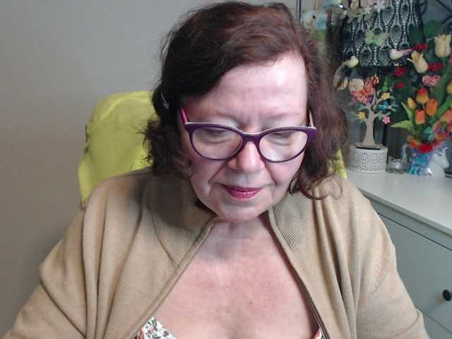 flirty-adele's BongaCams show and profile