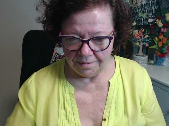 flirty-adele's BongaCams show and profile