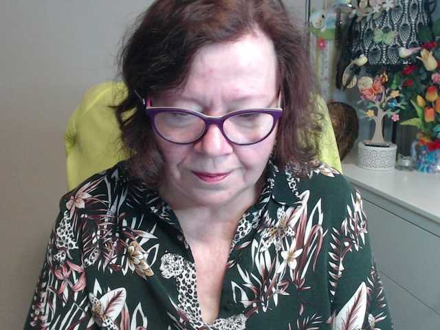 flirty-adele's BongaCams show and profile