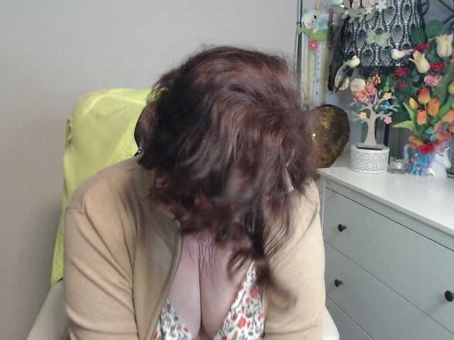 flirty-adele's BongaCams show and profile