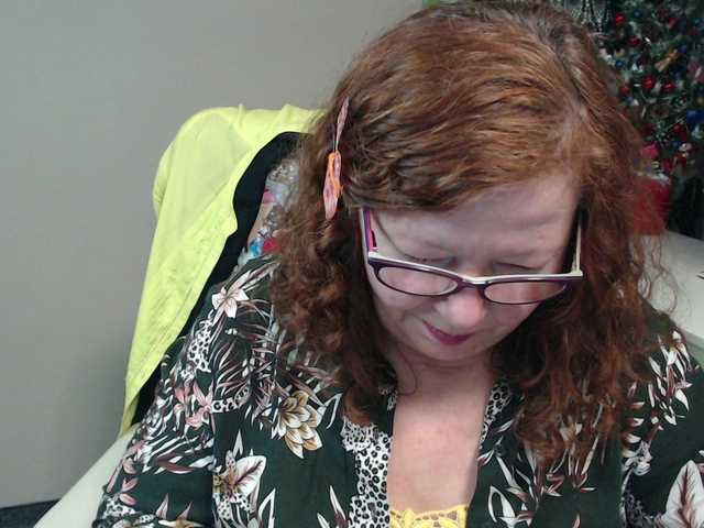 flirty-adele's BongaCams show and profile