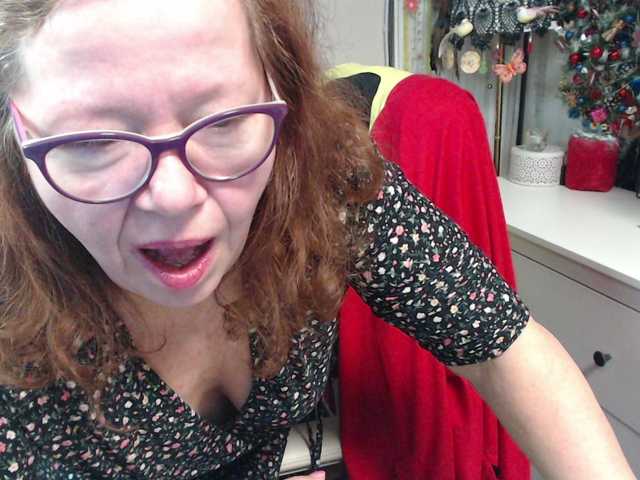 flirty-adele's BongaCams show and profile