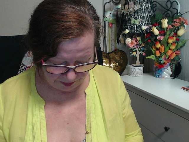 flirty-adele's BongaCams show and profile