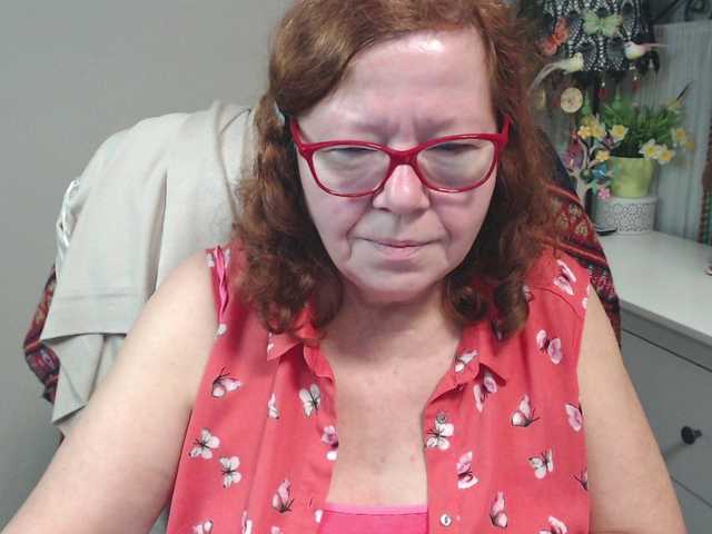 flirty-adele webcam bongacams model stream image