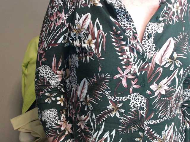 flirty-adele's BongaCams show and profile