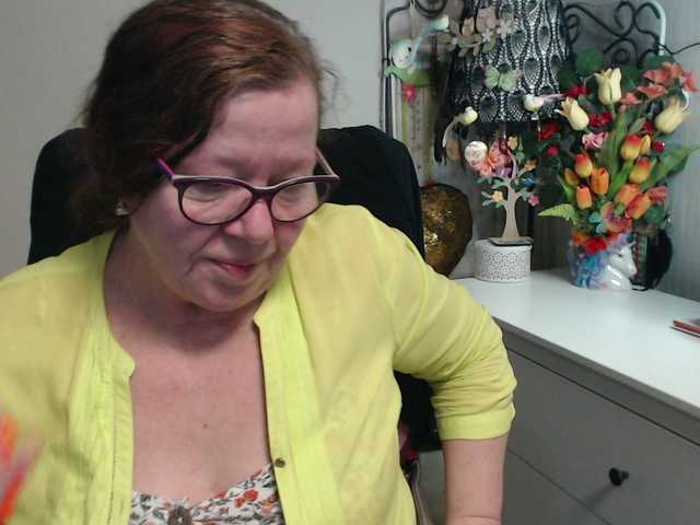 flirty-adele's BongaCams show and profile