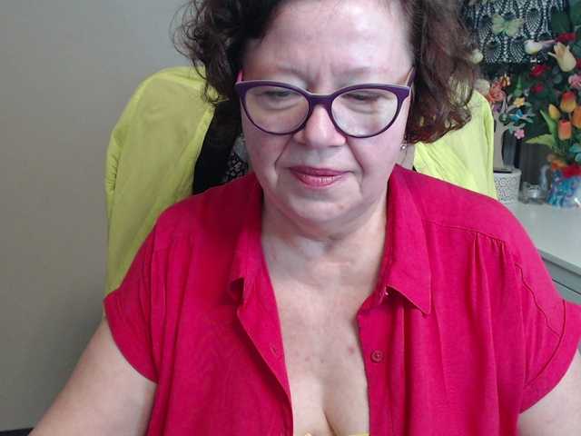 flirty-adele's BongaCams show and profile