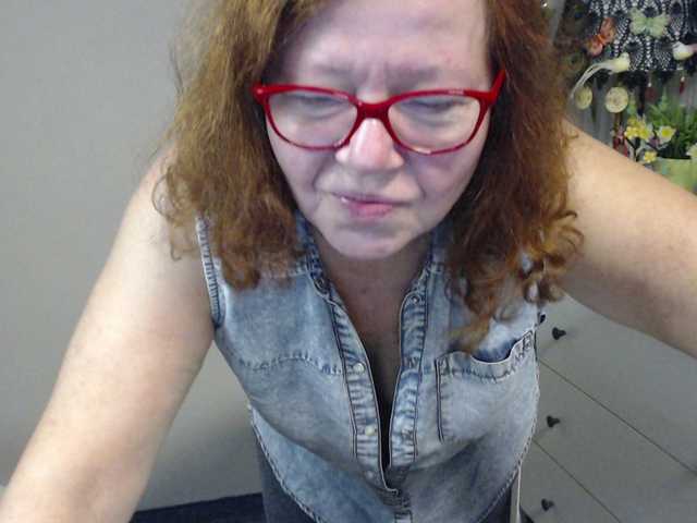 flirty-adele webcam bongacams model stream image