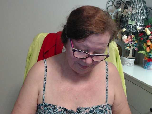 flirty-adele's BongaCams show and profile