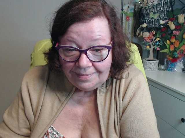 flirty-adele's BongaCams show and profile