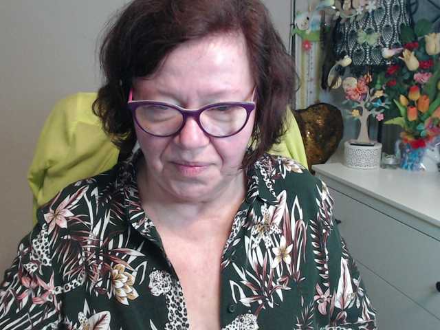 flirty-adele's BongaCams show and profile