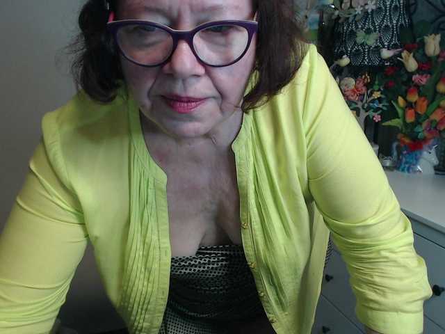 flirty-adele's BongaCams show and profile