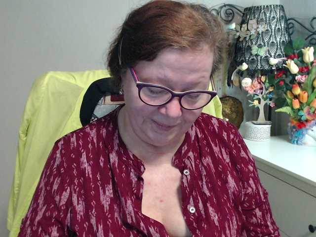 flirty-adele's BongaCams show and profile