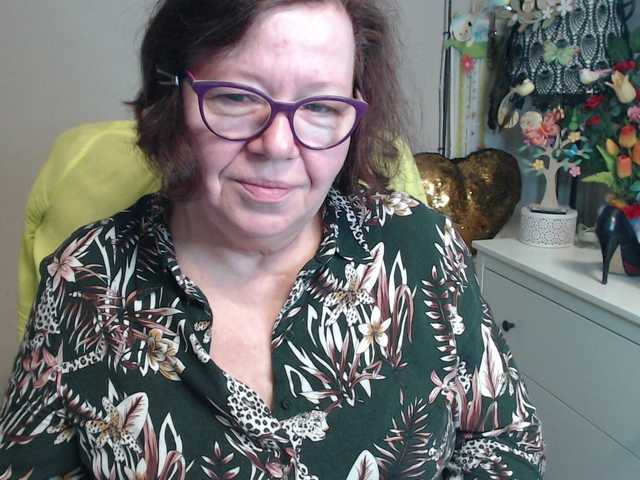 flirty-adele's BongaCams show and profile