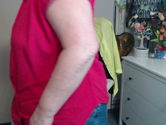 flirty-adele's BongaCams show and profile