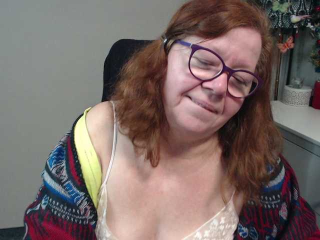 flirty-adele's BongaCams show and profile