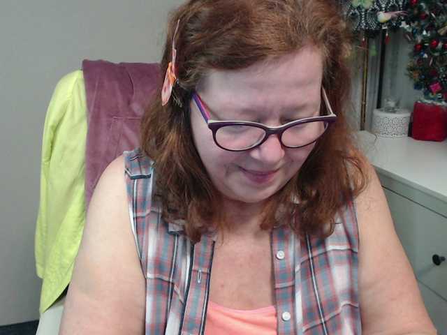 flirty-adele webcam bongacams model stream image