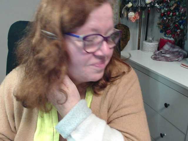 flirty-adele's BongaCams show and profile