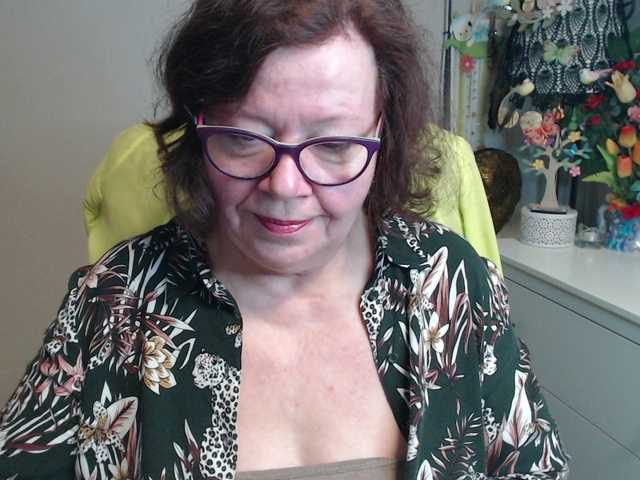 flirty-adele's BongaCams show and profile