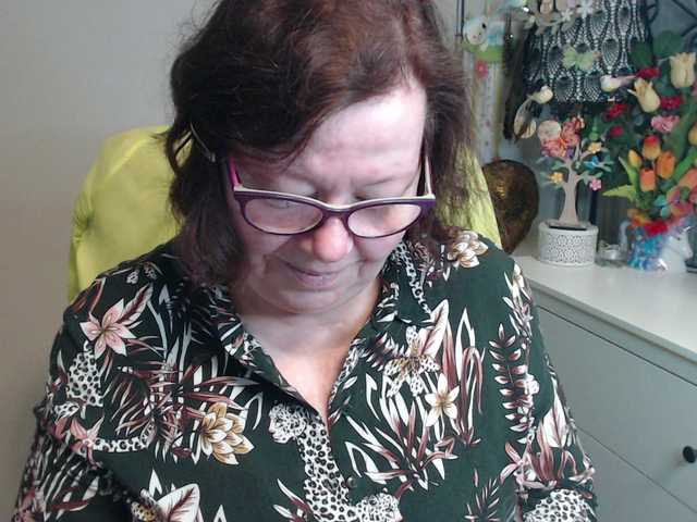 flirty-adele's BongaCams show and profile