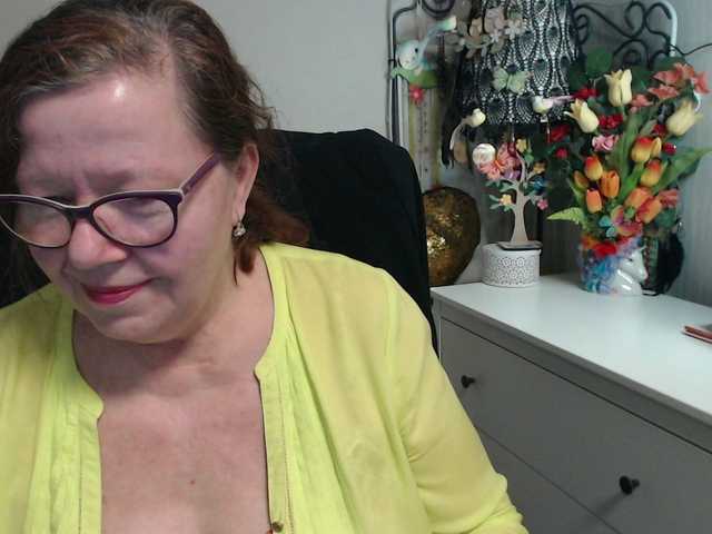 flirty-adele's BongaCams show and profile