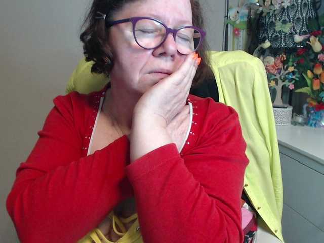 flirty-adele's BongaCams show and profile