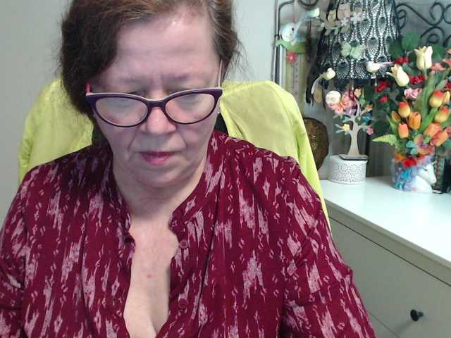 flirty-adele's BongaCams show and profile