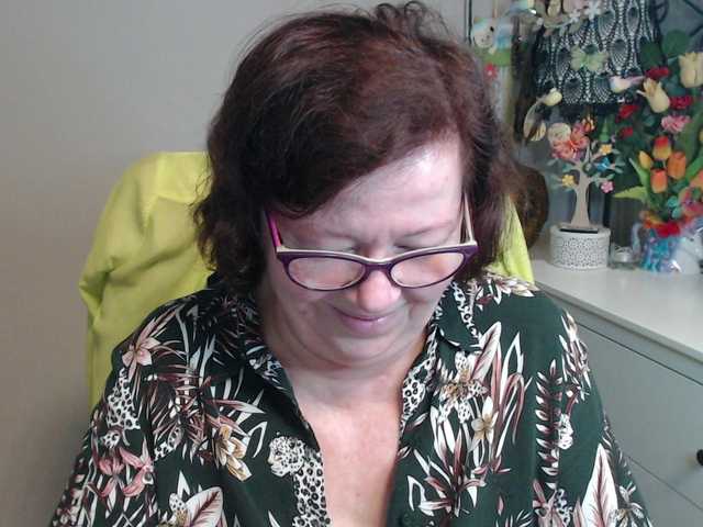 flirty-adele's BongaCams show and profile