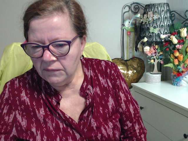 flirty-adele's BongaCams show and profile