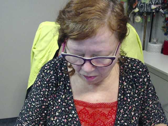 flirty-adele webcam bongacams model stream image