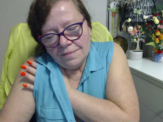 flirty-adele's BongaCams show and profile