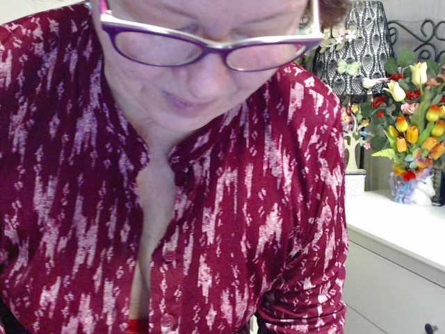 flirty-adele's BongaCams show and profile