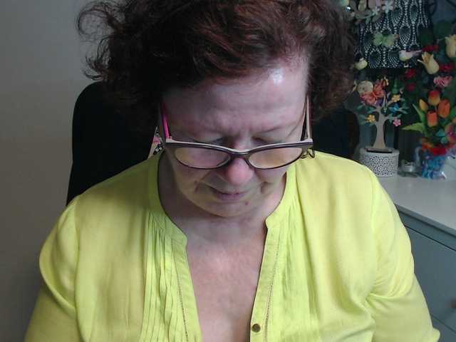 flirty-adele's BongaCams show and profile