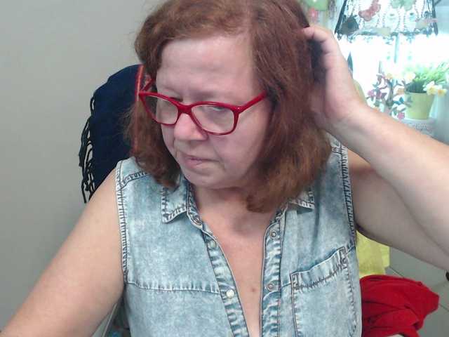 flirty-adele webcam bongacams model stream image