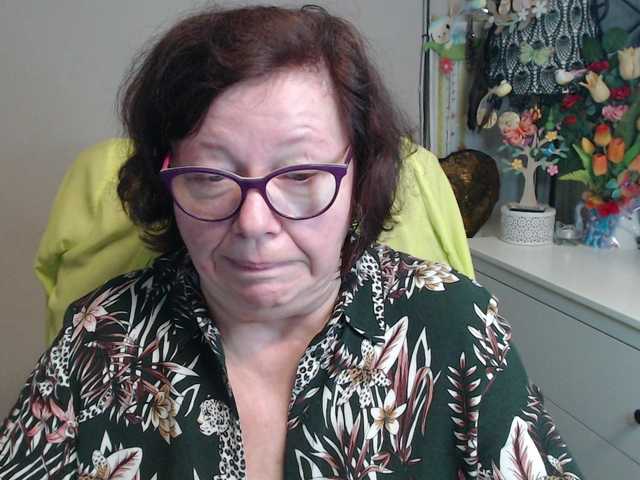 flirty-adele's BongaCams show and profile