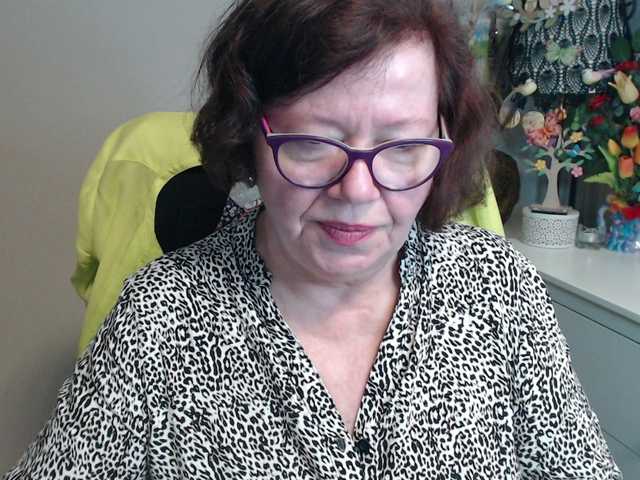 flirty-adele's BongaCams show and profile